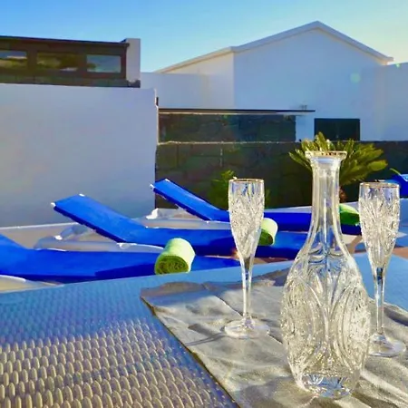 Villa 211 - Casa Elena 37 *