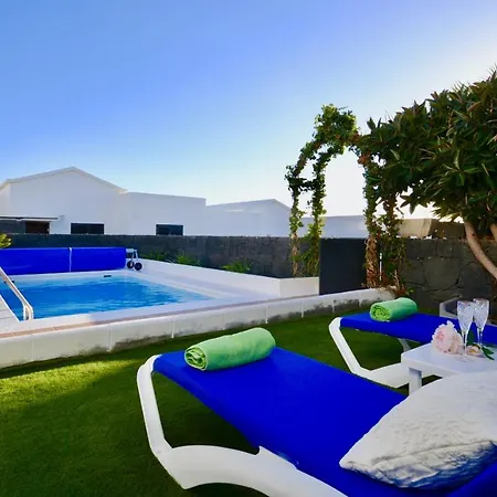 Villa 211 - Casa Elena 37 By Villas Now Ltd *